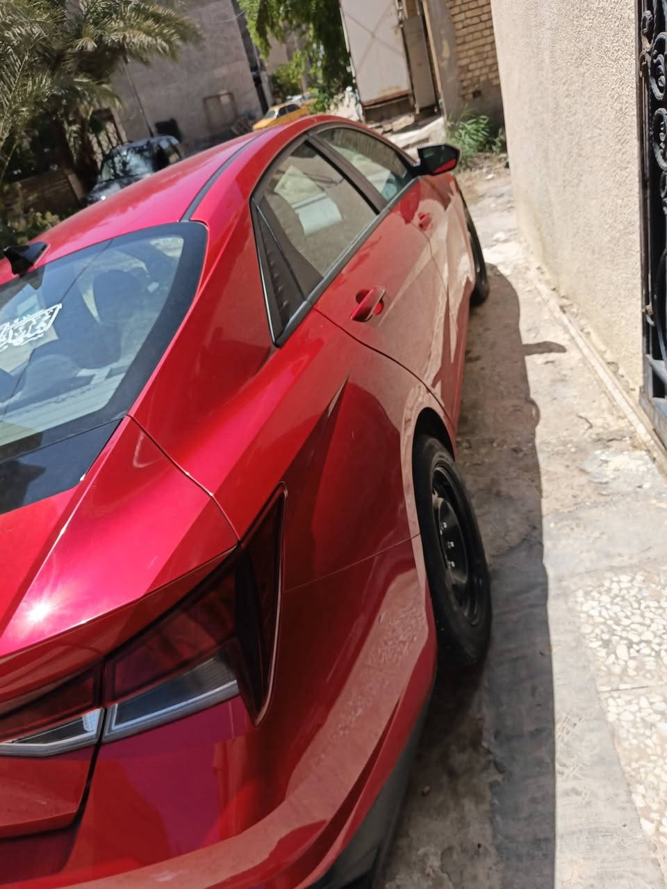سلاموعليكم النترا موديل 23امركي محرك 2000بانزين حادث جاملغ وبنيد وتبديل باب خلفي بدون دواخل وبيه صبغ كلير من أمريكا سياره جهازه مبيها  نقص  رقم بغداد بسمي  مكانه بغداد السعر125قفل من الاخير بدون عمله سونار وصور حادث بل منشور كل شيء واضح بدون دواخل ولا شاصي ***********
