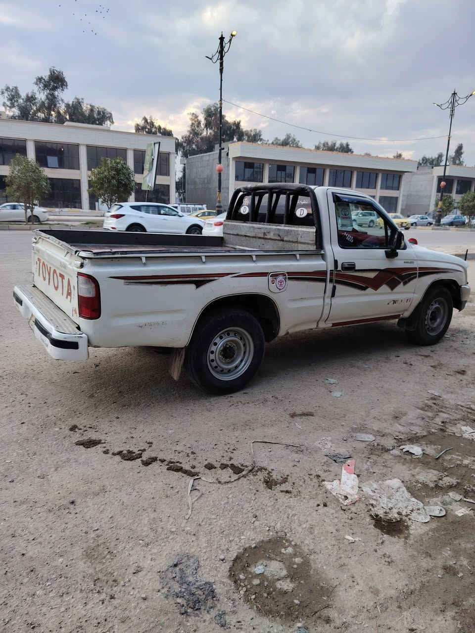 السلام وعليكم بيكم للبيع موديل 2005 رقم ديالئ مشروع وطني كير محرك شاصي مكفولات القماره بيها شويه صبغ والبنيد مبدل بلادي والجامرلوق مصبوغ كهربايات كلها شغاله السعر 80 وبيها مجال حك الجيه المكان ديالئ العضيم ما متواجد عل فيس والشراي يدلل ***********
