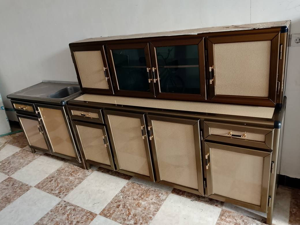 معرض يونس لتجاره الأثاث المستخدم والجديد 

كاونتر مترين مع سنك متر مستخدم 

للاستفسار الاتصال على الرقم التالي 

*********** تكريت, صلاح الدين
