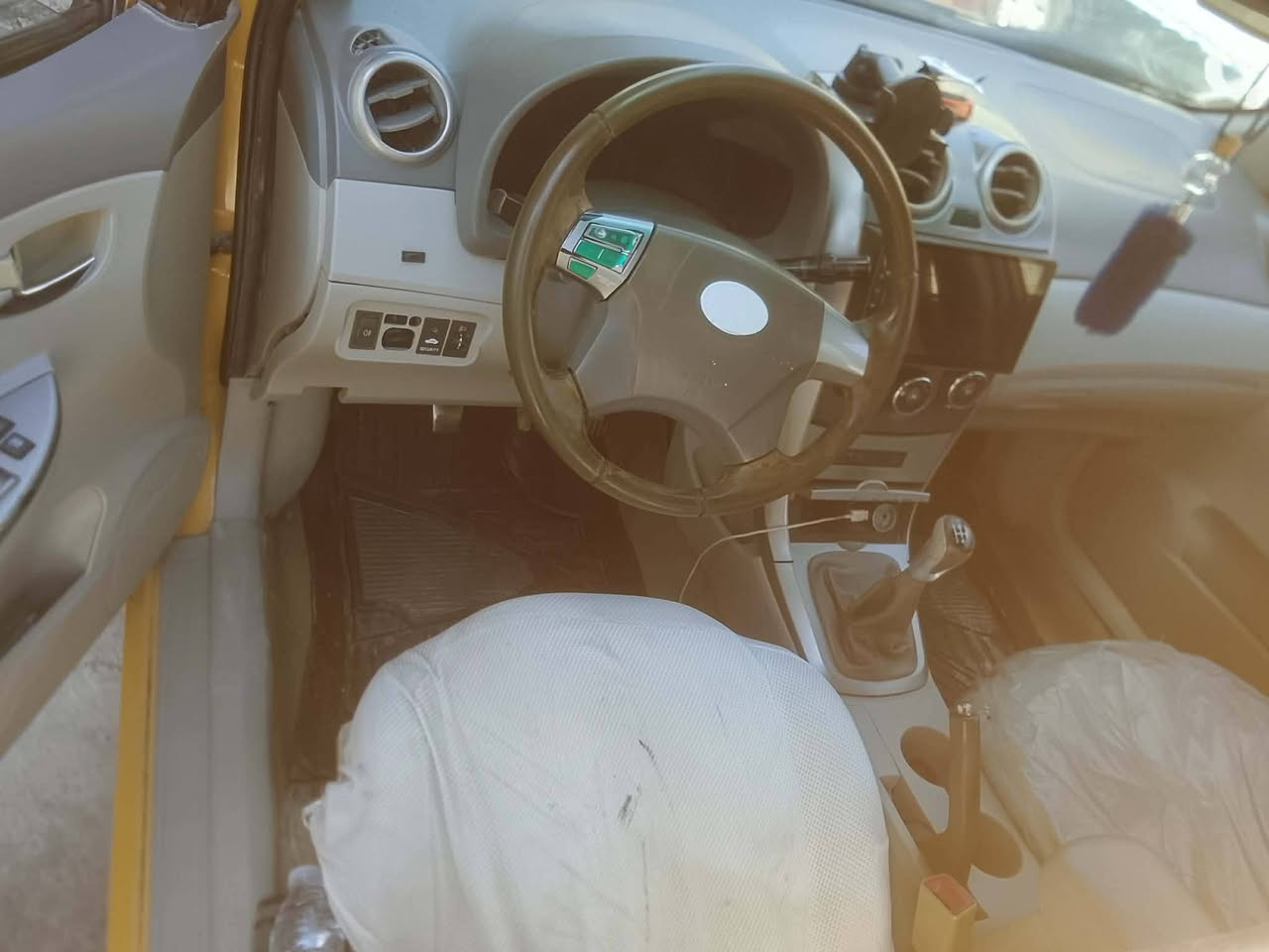 بي واي دي جي ٣ مديل ٢٠١٣ كير  عادي
كير محرك بعينك شوفه منضومه تبريد ٥٠٠ جديد 
مصبوخه حزام بيها هاي ضربه طار بنيد عليها  
مو ضحه بصوره  مكاني بغداد الغزاليه سعرها ٤٥ بيها مجال 
وتساب ***********  فقط وتساب
