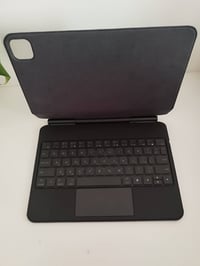 ماجك كيبورد • طراز مجهول • حجز خاص