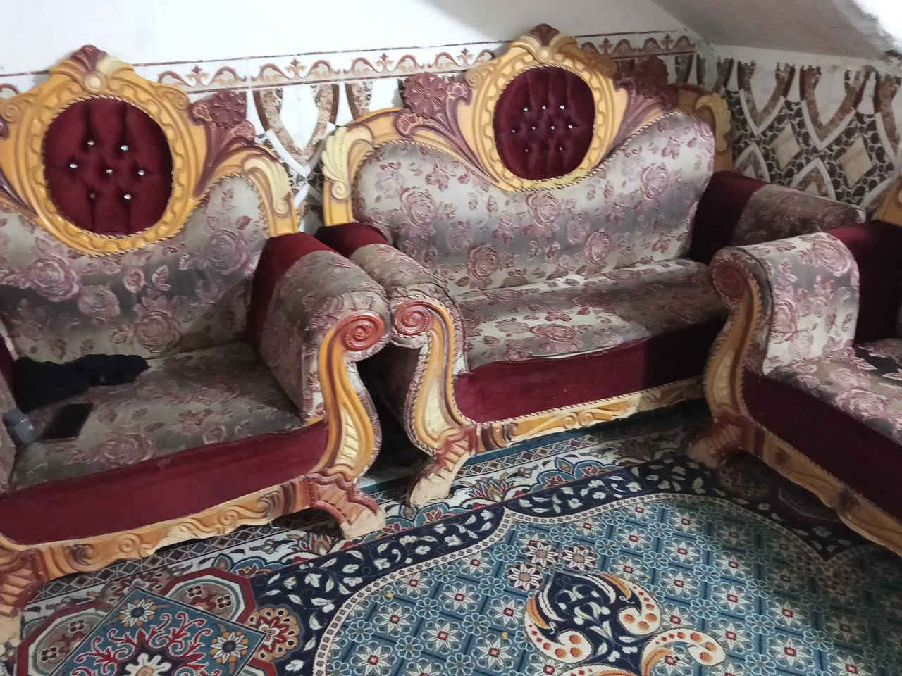 تخم ملكي 4 قطع ثنين كبار وثنين كراسي للبيع عمارة, ميسان


**إذا كنت صاحب هذا الإعلان وتريد حذفه لأي سبب، رجاءا أرسل رسالة إلى الدعم الفني**