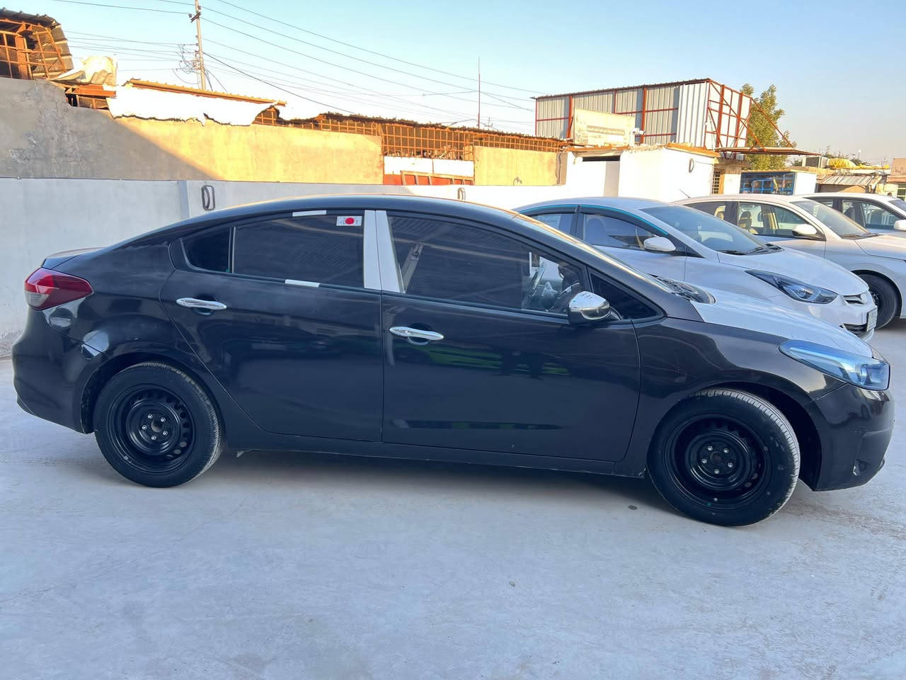 سلام عليكم سيراتو للبيع خليجي موديل 2017 مكينه وكير حداديه تبريد ثلج مداور مباشر مكينه 1600دوش  كفاله لا تبديل ولا صبغ السعر 128وبيه مجال السفسار ***********
