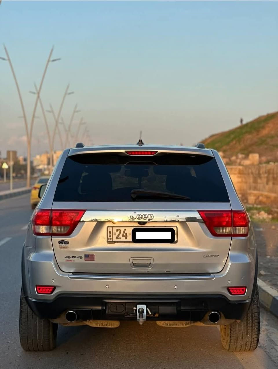 السلام عليكم
جيب لاريدو 
موديل ١١
شرط التحويل 
رقم دهوك 
ماشيه ١١٢ الف ميل 
.
السياره كلين بيها مكانين بارد بدون صبغ
.
المواصفات 
فتحه سقف 
كشنات جلد
محرك ٨ سلندر 
بصمه تشغيل 
قطعتين تبريد 
ستيرن هيلكات 
وبقية المواصفات المعروفه 
.
سعرها مناسب.
الموقع الموصل حي نركال 
لمعرفه السعر الاتصال على الرقم 
***********
