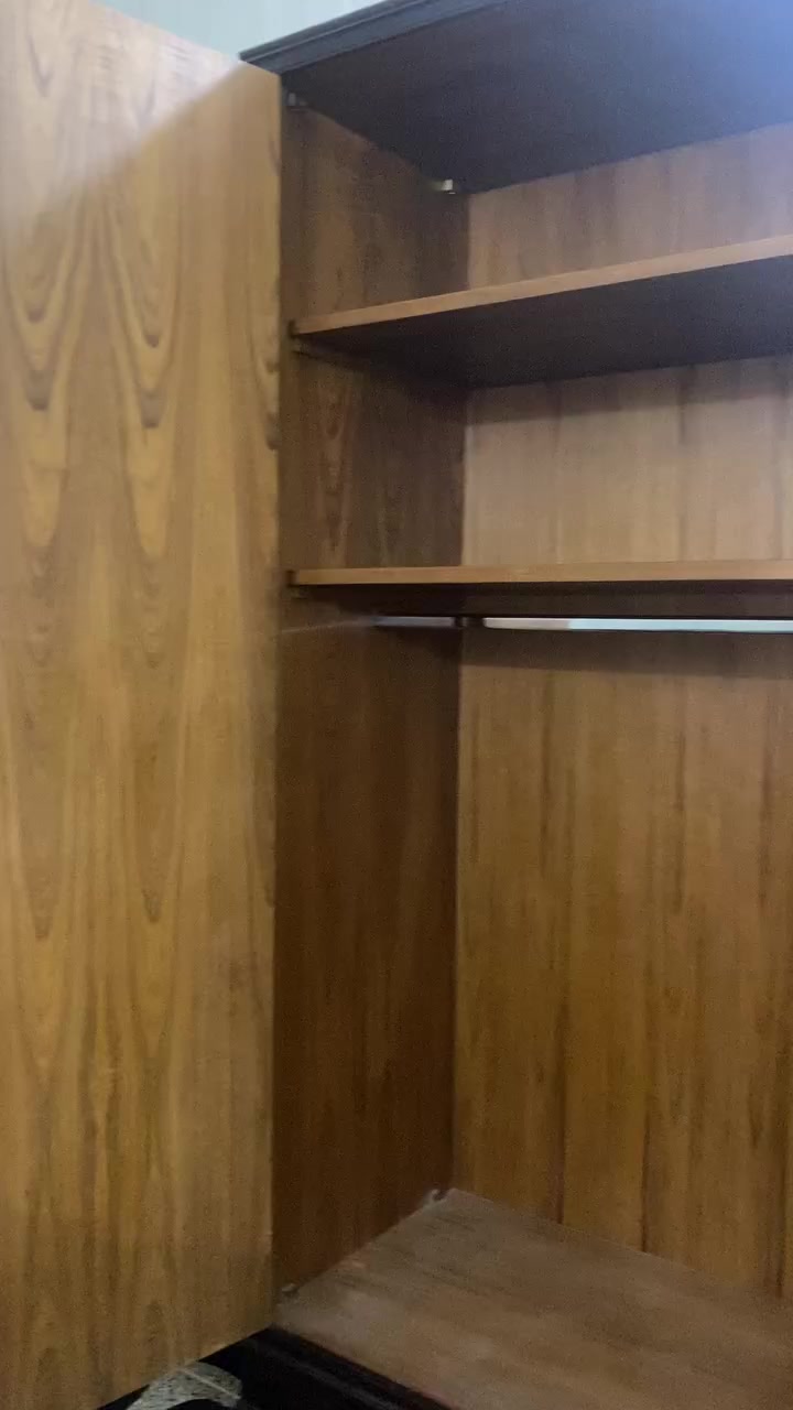 1- سرير نفرين 
2- كنتور 
3- ميز تواليت 
4- بوفية عدد 4
5 - اللون بذنجاني خشب صاج اصلي 
6- السعر 4 مليون و 500 الف  * وبيها مجال *


**إذا كنت صاحب هذا الإعلان وتريد حذفه لأي سبب، رجاءا أرسل رسالة إلى الدعم الفني**