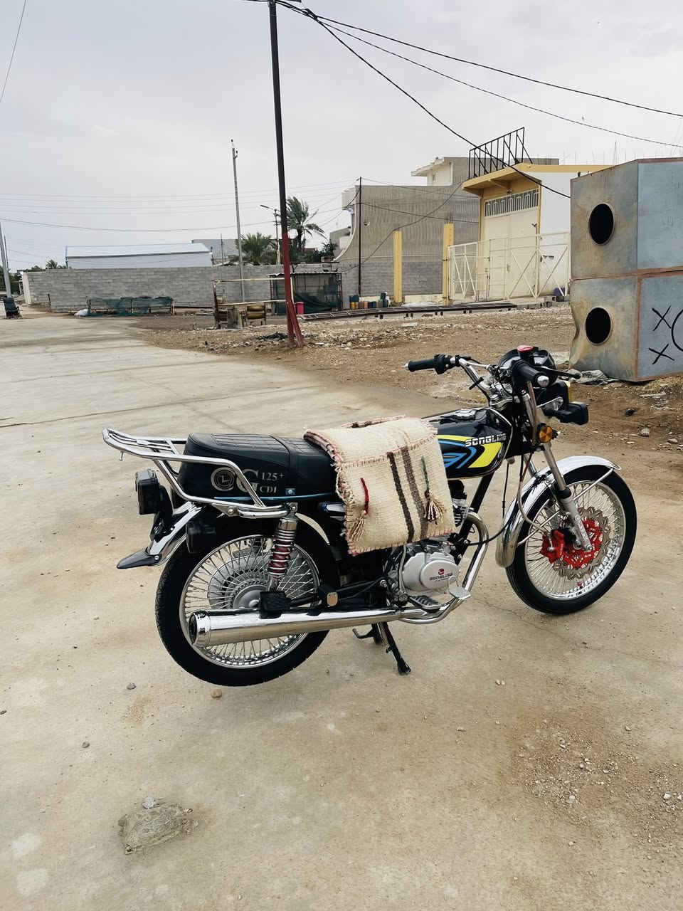 سلام عليكم تايكر 2025 بس شاشه مالته محترك كلشي مابي 600 وبي مجال ‭٠٧٨٧ ٤٦٧ ٨٦٩٧‬
