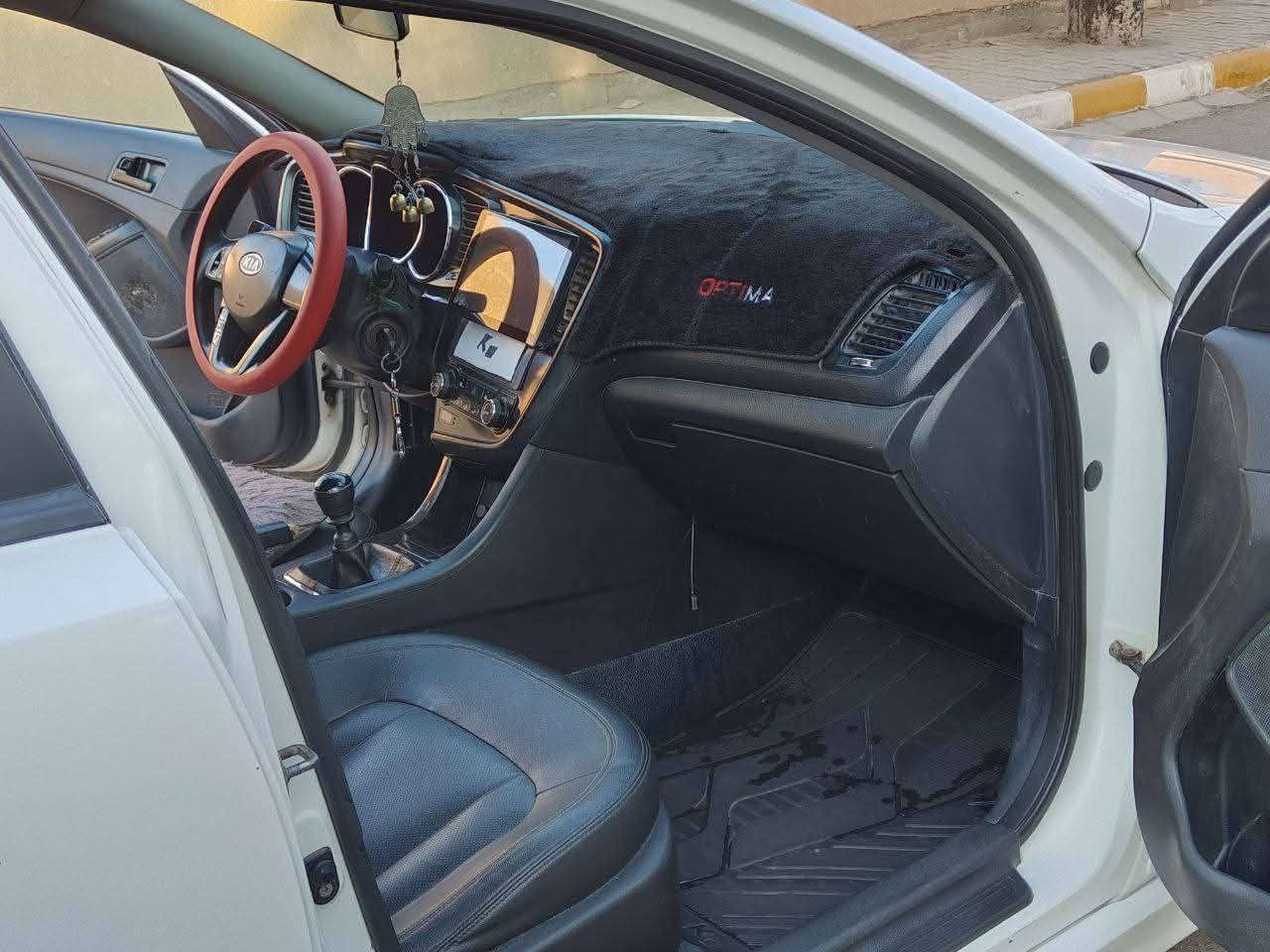 السلام عليكم كيا اوبتيما 2011 كي فايف اريده بيع او مراوس  اوباما 10 او جارجر 10 سياره بيه بابين صبغ فقط ***********
