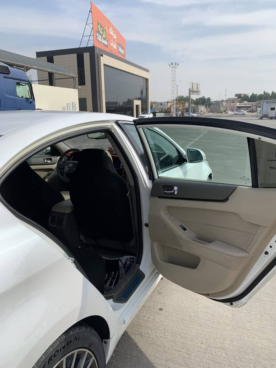 السلام عليكم ورحمه الله وبركاته سيارة كيا كادينزا 2010 خليجي رقم اربيل الدولي بأسمي سنوية وهزة جديدة السنوية لسنة 2030 بيها جاملغ أمامي نفسه معمر ومصبوغ وعندك الدعامية الوره والكدام يحتاجلهن شوي ترتيبات والباقي كله مابي شي والكير والمحرك كفالة
والسعر 110 وبيها مجال قليل والشراي يتصل وعلى عيني وراسي وهاذا الرقم *********** او ***********
