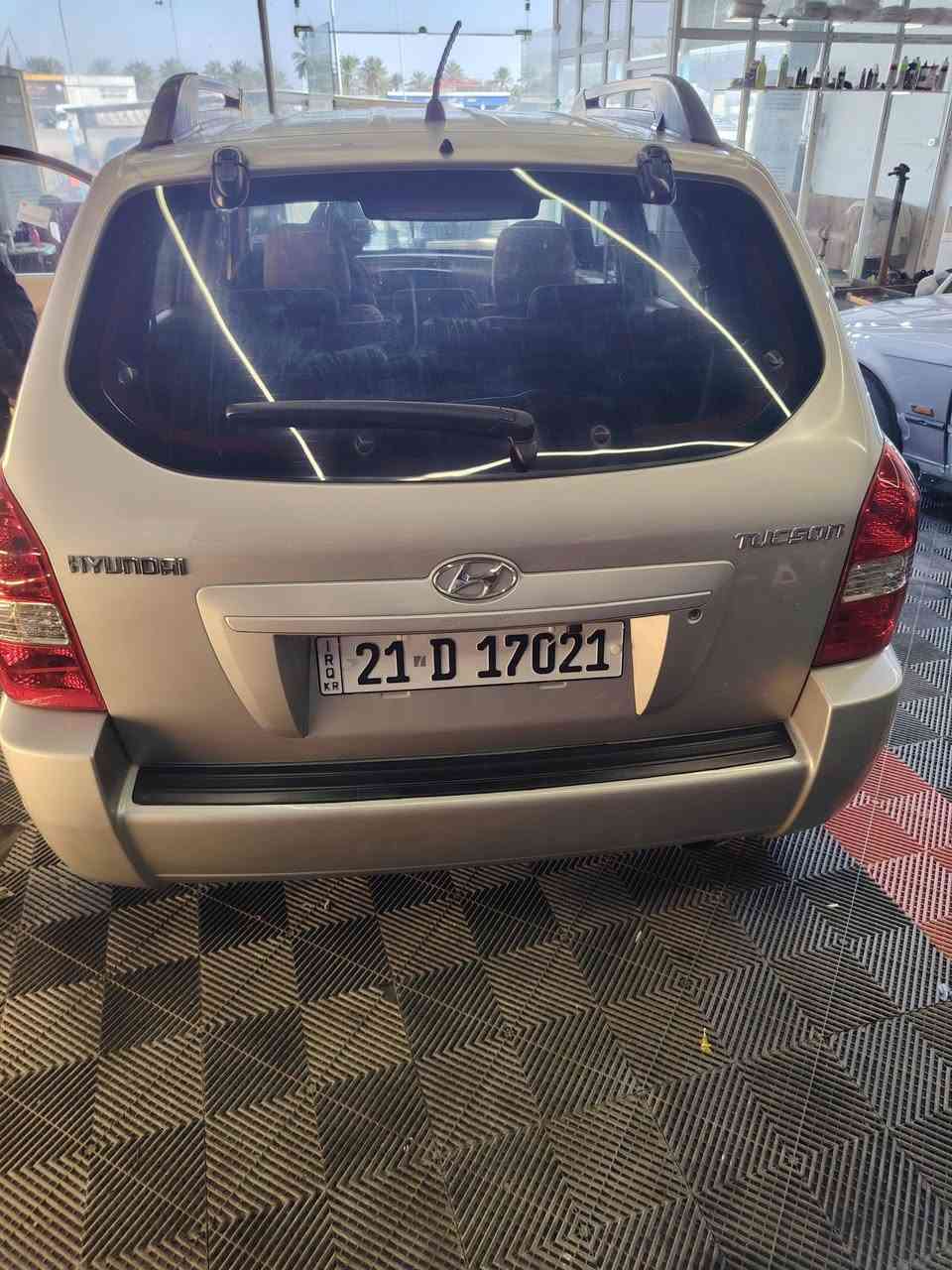 توسان 2009 خليجي
محرك 2000 دوش خير من الله 
مكفوله من الصبغ والحادث
 ماشه 185 الف
 السعر 115
مكان بغداد الطارمية
***********
***********
