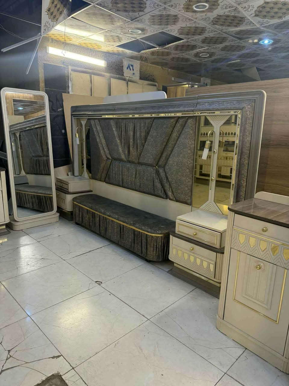 ✨ غرفة تركية  مودرن ✨
🚪 نظام أبواب 11 قطعه بروفايل فاخر
🛏️ سرير ضهر بلوك بمخزن عملي
🪞 جام برونزي أنيق
🧵 قماش وتر بروف أصلي سعره مليوونين و, 300
✨ نظافة 99💯
🚚 شد ونقل مجاني داخل بغداد
📦 توصيل للمحافظات بأسعار رمزية

📍الموقع بغداد الجديدة
📩 للاستفسار راسل خاص


**إذا كنت صاحب هذا الإعلان وتريد حذفه لأي سبب، رجاءا أرسل رسالة إلى الدعم الفني**