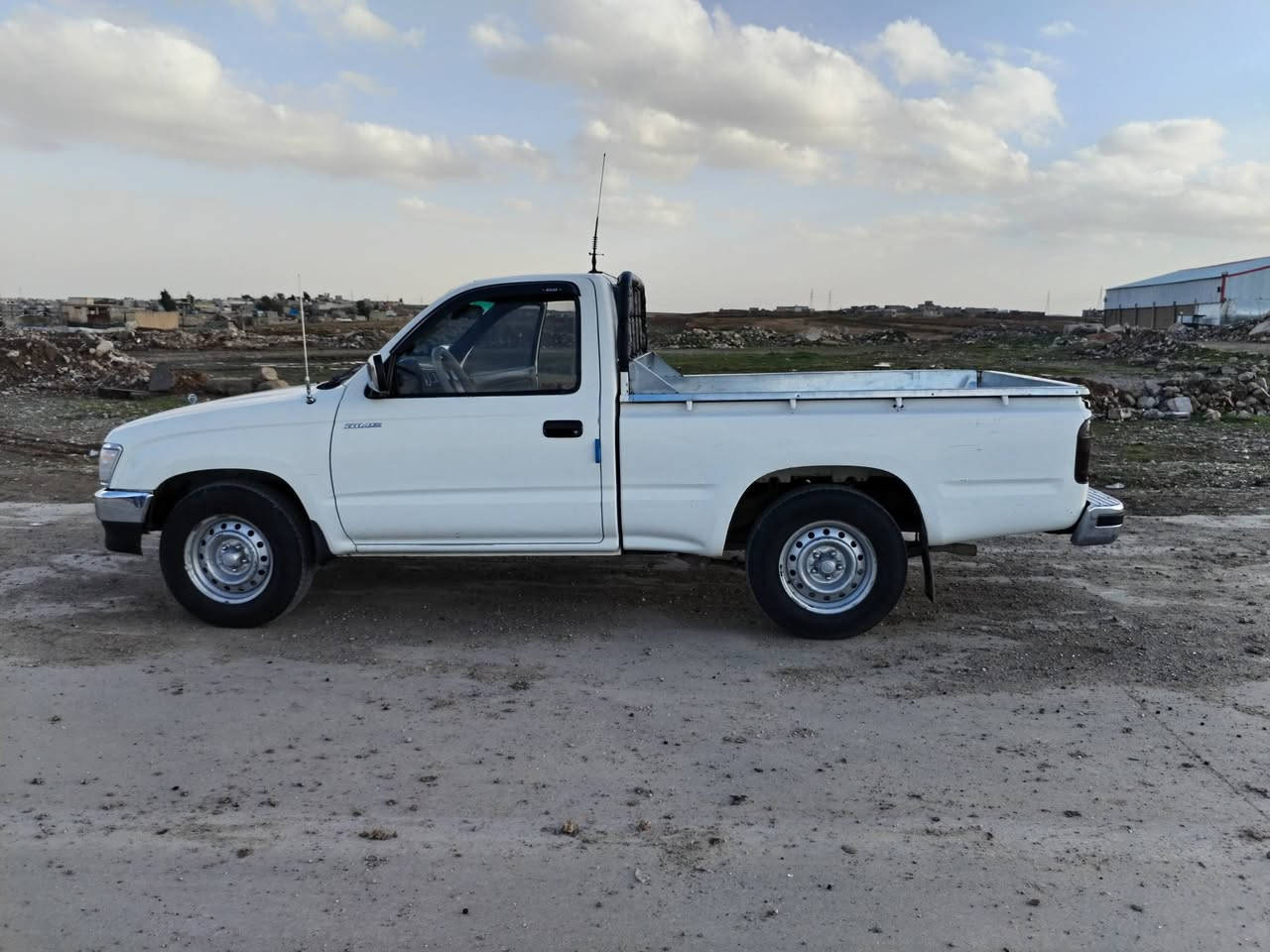 2001 نضافه فول طخم تاير رقم انكليزي سياره جاهزه فول للتواصل ***********
