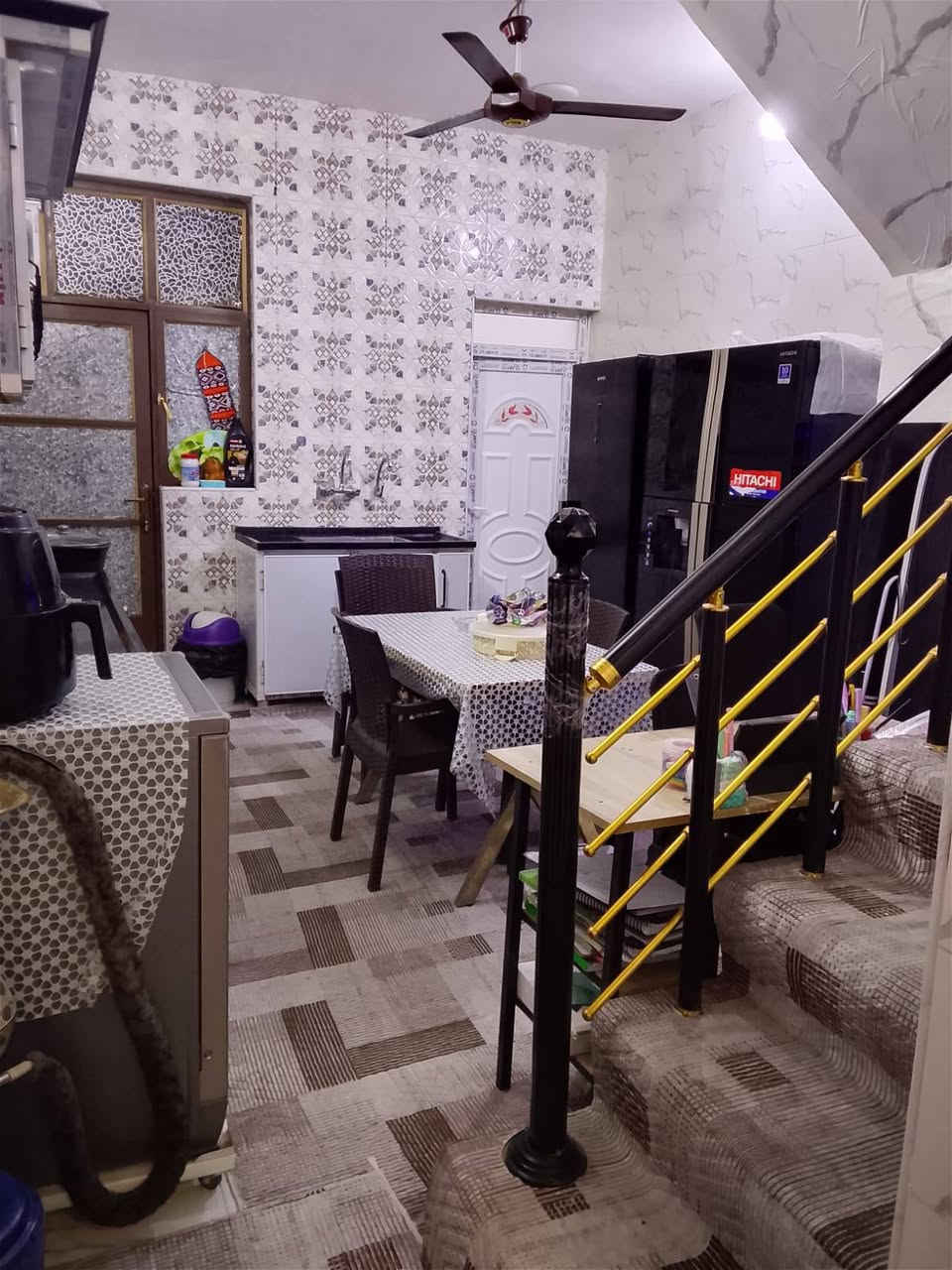 السلام عليكم
بيت زراعي ٥٠ متر  قرار ٢٥//// ٣ طوابق 
بي ٣ غرف نوم مع صالة مع ٣ حمام// البناء درجة أولى سنة ٢٠٢٤ //يوجد حايط واحد مشترك فقط .. العنوان الشعب قرب محطة سما بغداد السعر المطلوب من صاحب الدار ١٠٠ وقابل للتفاوض 
الاستفسار أكثر الاتصال ع الرقم ***********
