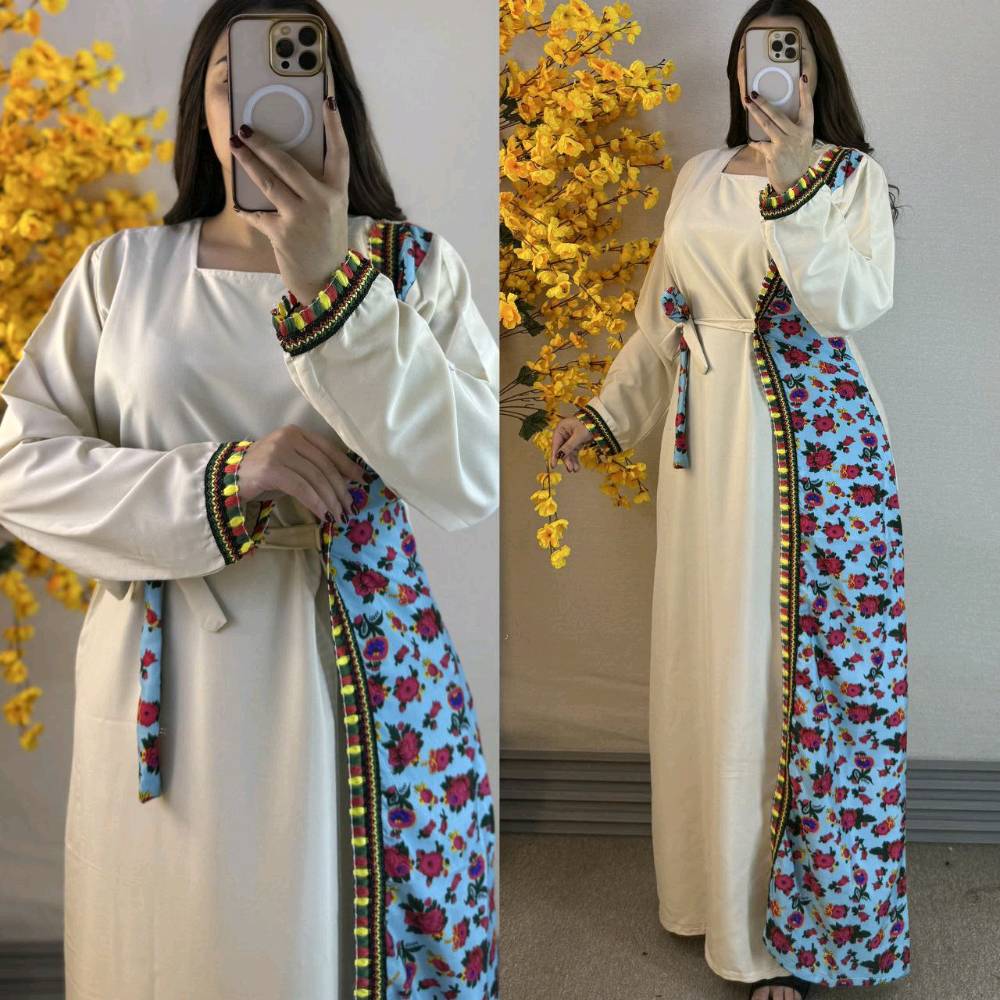 مجموعة من البيجامات والفساتين الجميلة المصممة بألوان ونقشات مميزة. البيجامات مصنوعة من قماش مريح وخفيف مناسب للنوم أو الاسترخاء في المنزل، بينما الفساتين تتميز بتفاصيل جذابة وزخارف تقليدية ملونة تضيف لمسة أنيقة ومميزة. سواء كنت تبحثين عن الراحة أو الإطلالة الفاخرة، هذه القطع تقدم الحل الأمثل لك.