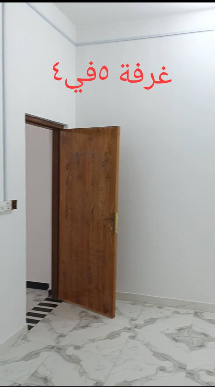 السلام عليكم إلدار البيع بيه بيتين+ ديوانيه خارجية المساحة الكلية ألف متر كل الخدمات ماى كهربائ تبليط بل باب السعر المناسب وترهم بل قصاد الاتصال على الرقم ***********
