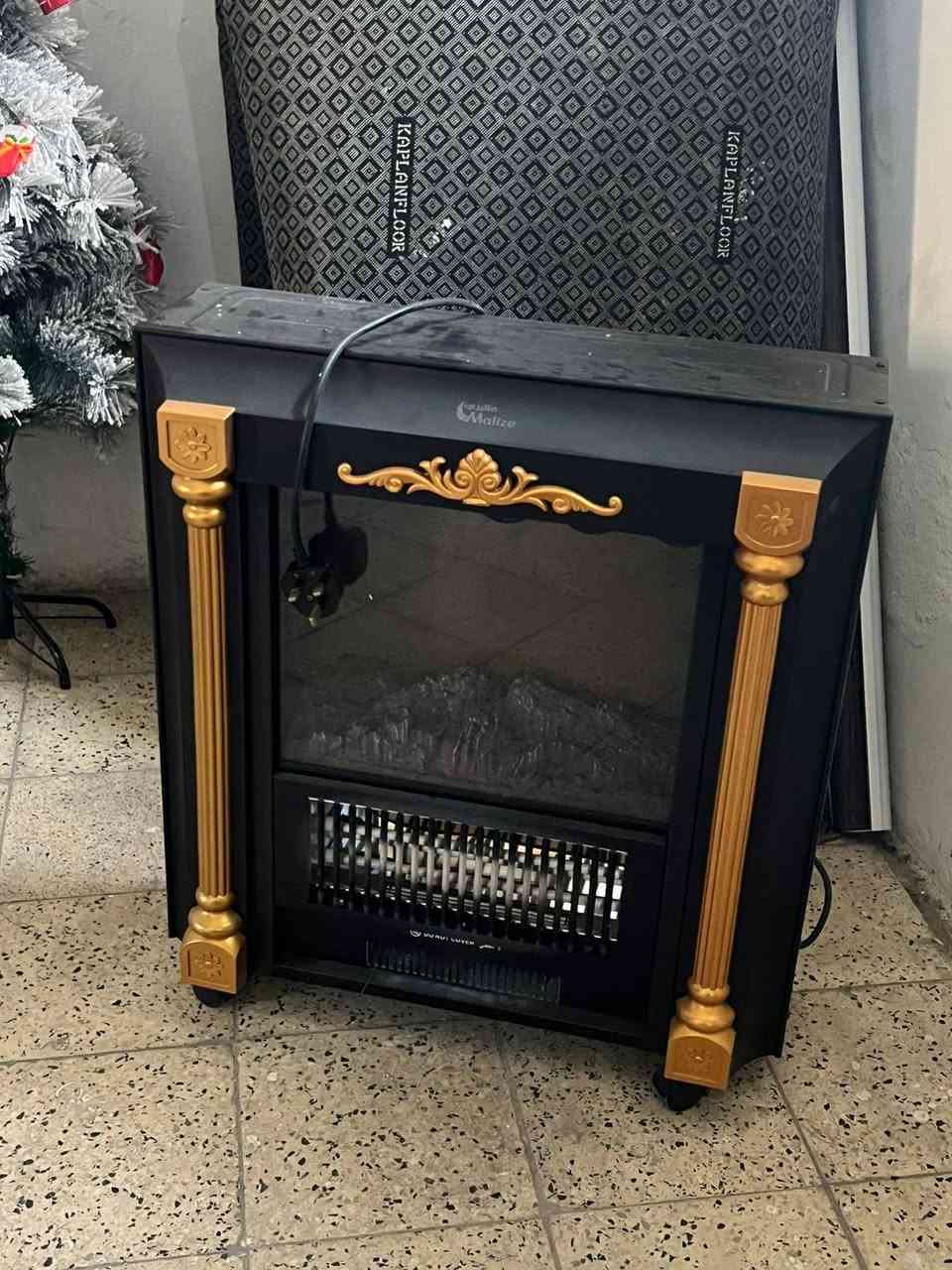 غراض بيت للبيع 
الغرفة ويه الدوشك ب ٤٠٠ 
الساعة ب ١٥ 
المرايا ب ١٥ 
ميز الطعام كزاز مع اثنين كراسي ٢٥ 
الصوبة الزيتية ب ٥٠ 
الصوبة ام المنظر ب ٥٠ 
السخان ب ٤٥ 
ومأطور ب ٧٥ أخذنا استخدام ٥ ايام وأريده ب ٥٠ 
ثلاجة ١١ قدم نظيفة ب ٧٥ 
غسالة اوتوماتيك ١٢ ب ١٥٠ 
طباخ ب ٥٥ 
كاونتر مرمر اصلي ثقيل مترة وربع كامل مع صونداته ب ١٢٥ 
ميز شاشة مرمر اصلي مابي ضرر ب ٢٠٠ 
وشاشة حجم ٥٠ ب ٣٠٠ ألف جديده وصلها وكارتونتها وياها ام الانترنيت 
كاربت ٢٠٠ متره ب ٥٠ ألف مابي ضرر
شجرة كريسماس ب ١٥ 
سبلت انفيرتر طن ب ٢٥٠ ألف بعده بجيسه 
والي يشتريهم كولهم اله خصم للاستفسار 
***********
المكان الزعفرانية
