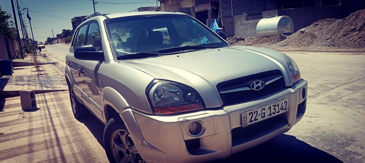 موديل 2009 كير عادى 
+منظومة غاز 80لتر شغال 
سنوية 2030.  باسمى  شىط تحويل بطاقة بنزين..  *********** كركوك, العراق
