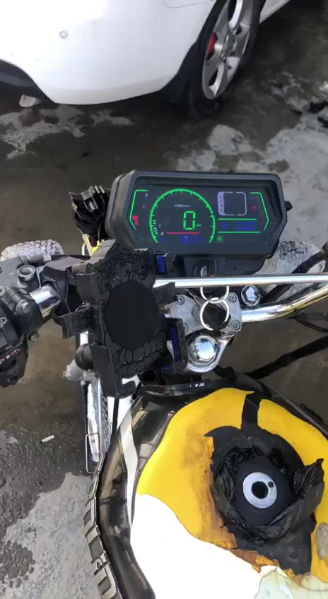 السلام عليكم سولنك موديل ٢٠٢٤ كلو شرط كهربائيات كلها شغاله دبلات وياله لشه شرط محرك  ما مفتوح نشاط ومعدل فول رزانه فول وزن ثقيل مرتب ونضيف مكاني ايسر الشركاط السلمان ***********
