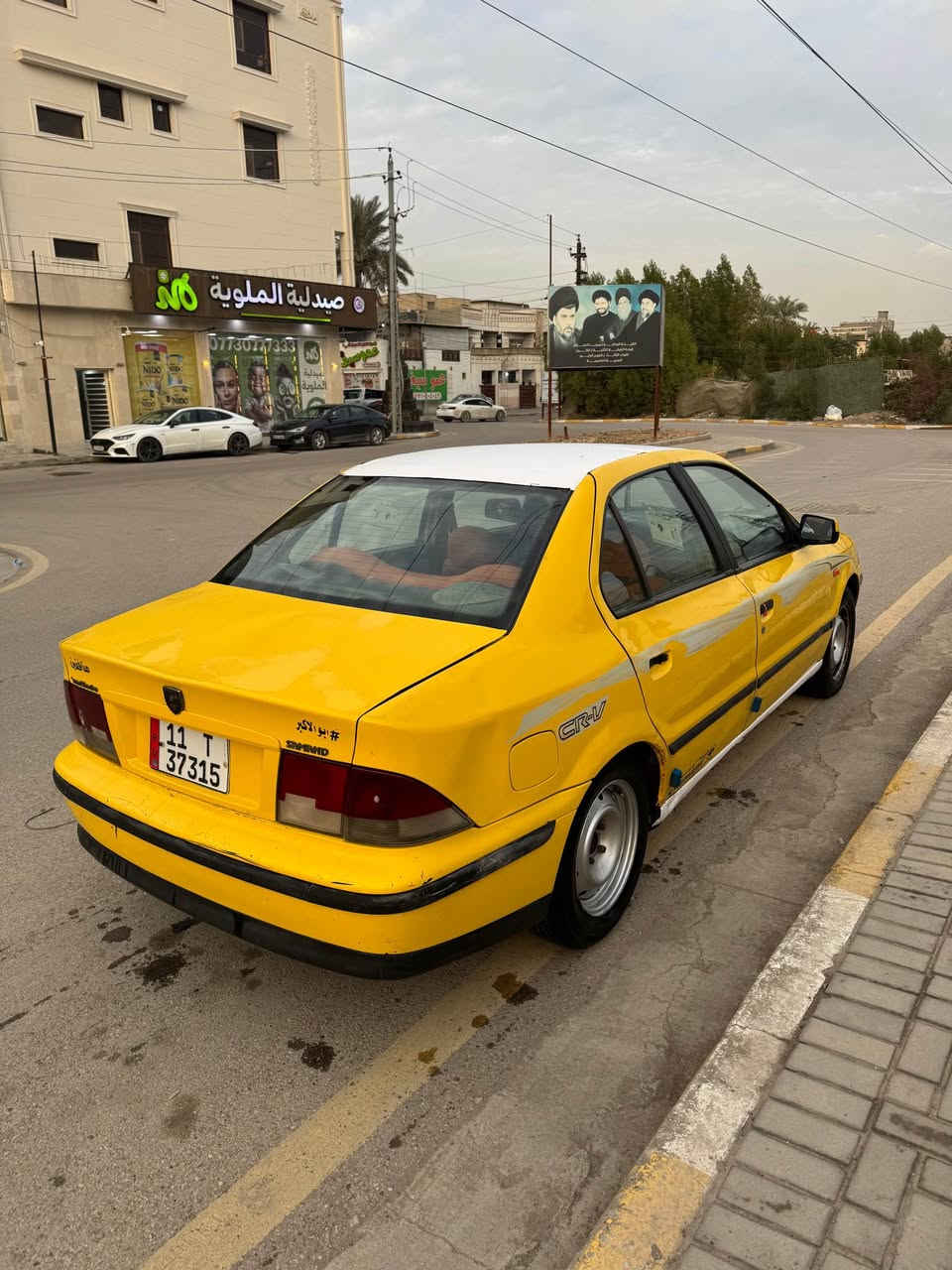 سمند تكسي رقم انكليزي بغداد باسمي
كير ومكينة خير من الله
كهربائياتها كلها شغالة
تبريد ثلج
سعرها ٢٨
بيها شاشة انترنت ويوتيوب
مكانها السيدية
رقمي*********** بغداد, العراق
