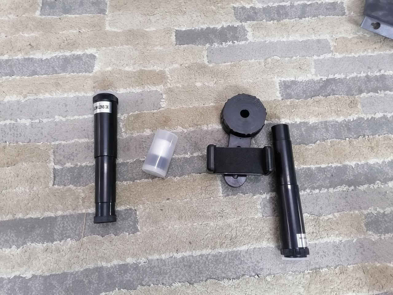 السلام عليكم
منظار فلكي 30070M  
✅ تقريب واضح
✅ مناسب لمشاهدة القمر والنجوم
✅ يشتغل أيضاً لمراقبة الطبيعة
✅ تصميم خفيف وسهل الاستخدام
✅ حامل ثابت لراحة أكثر
📦 الحالة: جديد
💰 سعر مناسب 30 بي مجال


**إذا كنت صاحب هذا الإعلان وتريد حذفه لأي سبب، رجاءا أرسل رسالة إلى الدعم الفني**