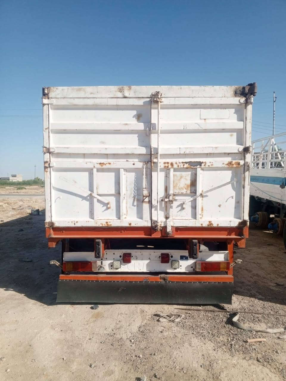 عربانه اربع محاور تك تاير   الطول 1360 العربانه عل شغل الاستفسار ***********
