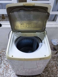 غساله للبيع نضيفه كلش  15 كيلو مكان البياع 07709209675