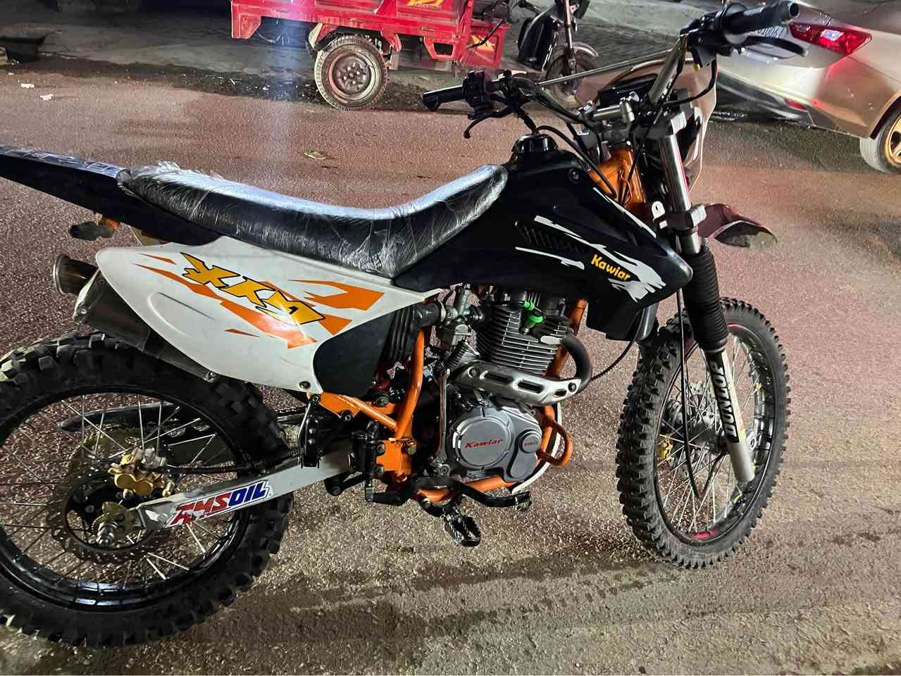 قفازا كاوسكاي 2024    مكينه ربع.   شلعه ومعدل.    مكبنه بلاد.  بغداد الاعظميه  *********** بغداد, العراق
