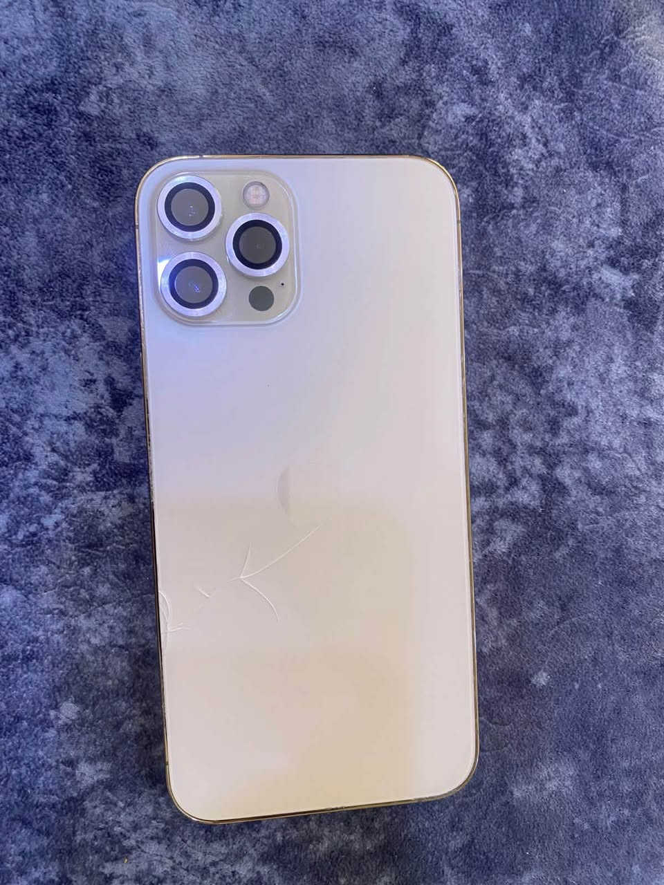 سلام عليكم ايفون 📱 12 برو ماكس نضيف فول
الذاكرة 256 ✅ 
بطارية 🔋 100 مبدلة 
فقط مبدل بطارية فقط ولباقي كلة جديد 
نضيف ( ايكلود شكال فيس ايدي شغال ) 
السعر 650 وبي مجال بصيط الستفسار *********** متوفر واتساب العنوان بغداد الدورة
