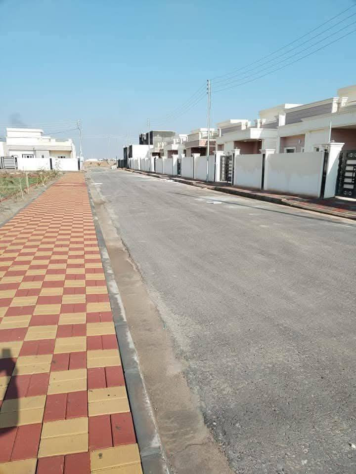 قطعة أرض مساحة ٣٠٠م طابو ملك صرف في الرمادي قرب المجمع الحكومي الجديد وقرب ملعب الأنبار الجديد موقع مميز بسعر مناسب للاتصال ***********
