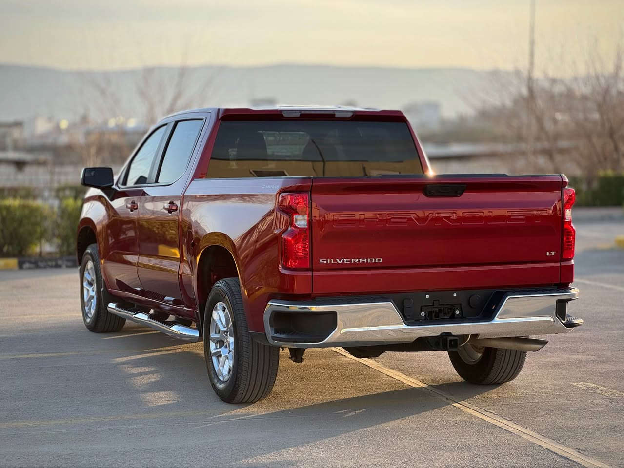 ‎کوردی / عربی 

‎بسم الله الرحمن الرحيم

Chevrolet Silvrado LT turbo max 2024
ماشەڵا سەیارەیەکی زۆر بێدەنگ و کەممەسرەف
مەکینە 4 پستۆن 2.7 هێزی 310 ئەسپ و 10 گێڕ
ژمارە کاتیە و کاتی نەشکاوە و ٣ مانگ کاتی لەگەڵە 
هیچ مەسرەفێکی تیا نیە هەموو گیانی بە شەرت ✅
تاک ئەکسلە 4x2 و 33هەزار میل ڕۆیشتوە 
دەرگا گەورە و بۆدی کورت مەرغووب

نرخ 💵(( 298 ))💵 وەرەقە و معامەلەیەکی کەم 

مواسەفات LT 
بەصمە و شەغال وشاشە گەورە و گێچ ئەلکترۆنی 
حاسە و کامێرا و ڕادار و ناڤیگەیشن 
برێک بەصمە و ئۆتۆ ستارت و ستۆپ
کوشن کارەبا و هیتەر  سوکان هیتەر 
سوکان ڤۆلیۆم و دیاری کردنی خێرایی
و لایتی پێشو دوا کامل لید 
زۆر مواسەفاتی تر …

رەقەم شانصی : 1GCPACEK5RZ402290

دەرگای دوای سایەق گۆڕاوە بە بیلاد نەفسی ڕەنگ 
 و ناو دەرگای دوای سایەق  پەمپێکی هەیە 
تەنها ئێرباگی شان و کوشن تەقیوە و بیلاد داندراوەتەوە 

ڤیدیۆی کاملی سەیارەکەم لایە کڕیار داوا بکات ✅

📍شوێن : سلێمانی 

*********** - *********** ☎️
ڤایبەر و واتصئاپی لەسەرە 
————————————————————-
سلفرادو موديل ٢٠٢٤ مواصفات LT تیربو ماکس 
ماشاءالله سيارة راقية و قوية و اقتصادية و جاهز
محرك ٤ سلندر ٢.٧ تيربو قوة ٣١٠ حصان و ١٠ نمر 
رقم مؤقت ما مكسور و بيها مجال ٣ شهر للترقيم 
تترقم شمالي فقط . دعامية لدعامية بشرط كل شي 
سيارة توويل 4x2 و ماشي 33 الف ميل و بجم كبس
باب طويل و بدي قصير مرغوب

سعر💵 (( 298 ))💵 ورقة و بيها مجال 

مواصفات LT 
بصمة و تشغيل عن بعد و گيج إلكتروني 
شاشة كبير و حساس و كاميرا و رادار 
بريك بصمة و اوتو ستارت و ستوب 
كشن كهرباء و تدفئة و ستيرن تدفئة 
ستيرن فوليوم و تحديد سرعة 
لايت امامي و خلفي كامل LED 
بعد هواي مواصفات..

رقم شاصي: 1GCPACEK5RZ402290

بيها حادث بسيط باب خلفي سائق مبدل نفس اللون و داخل باب شبر صبغ  
ارباك ستيرن و كشن طاك و راجع بلادي 

عندي فيديو كامل سيارة شراي آطلب و تدلل ✅

📍عنوان السيارة: سليمانية 

*********** - ***********☎️
فايبر و واتساب موجود السليمانية, العراق
