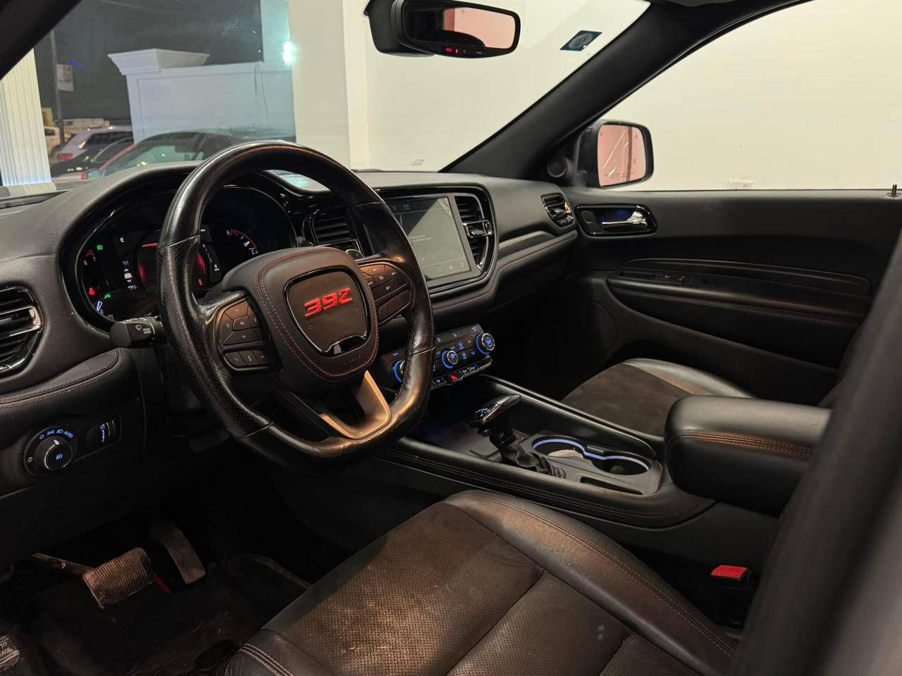 السلام عليكم 
دورنكو 2022 
سنويه باسمي 
هيمي 8 سلندر 
بدون اي نقص جديده السياره 
سرقه بنيد فقط
وصبغ 4 قطعه جهه السائق من امريكا
مكانها حله بابل 
‭0780 021 2221‬
