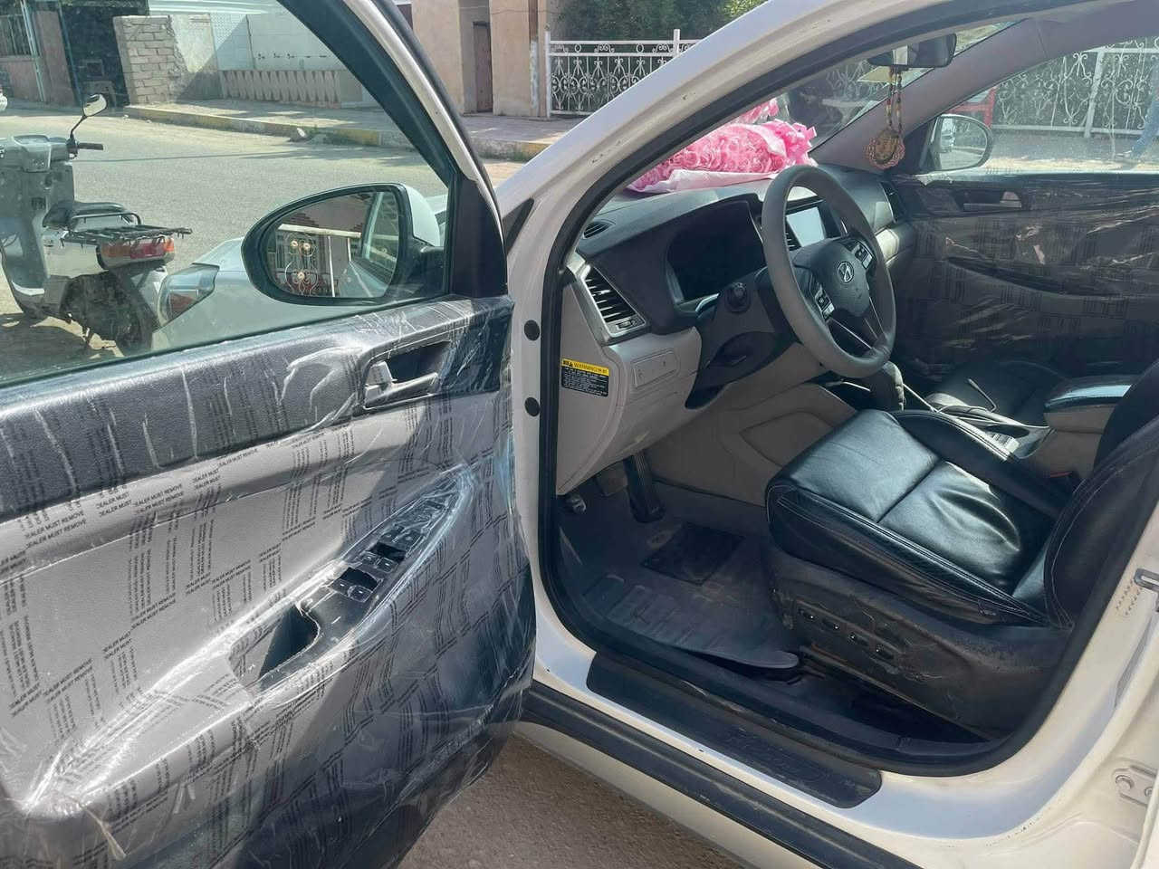 السلام عليكم توسان وارد امريكي موديل 2018 السنوية جديدة السيارة حلوة حادثها بالصور مكلف بالنشر صاحب السيارة ***********
