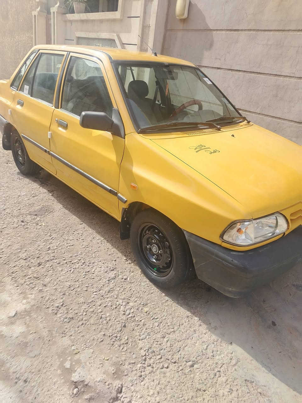 سيارة سايبة موديل 13 سياره بسمي اليوم مرقمها هيئة و غرامات مصفرة سيارة مال بيت تخم تاير جديد اجنبي مكينة حلو لا صرف ولا تبخير كير كلش حلو حدادية جديدة مشط جديد كهربيات كله شغال سيارة نهائي مابيها اي نقص واريد تحويل سنوية جديدة 28 رقم انكليزي كامل والسعر 33 قفل عنواني حي أور 600 مقابل مطعم البيت الفلسطيني رقمي ***********
