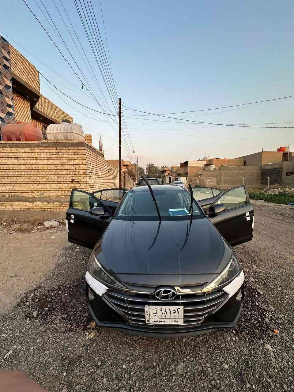 السلام عليكم النترا للبيع موديل 2020 رادرا امامي تحديد مسار مثبت سرعه نقاط عمياه ثلاث انضمه سياقه كأمره خلفيه كفاله عامه من الصبغ والتبديل ماعدا بارد بل جنطه والحوض وملاحظات بسطيه السعر 130 وبيه مجال *********** 
***********
