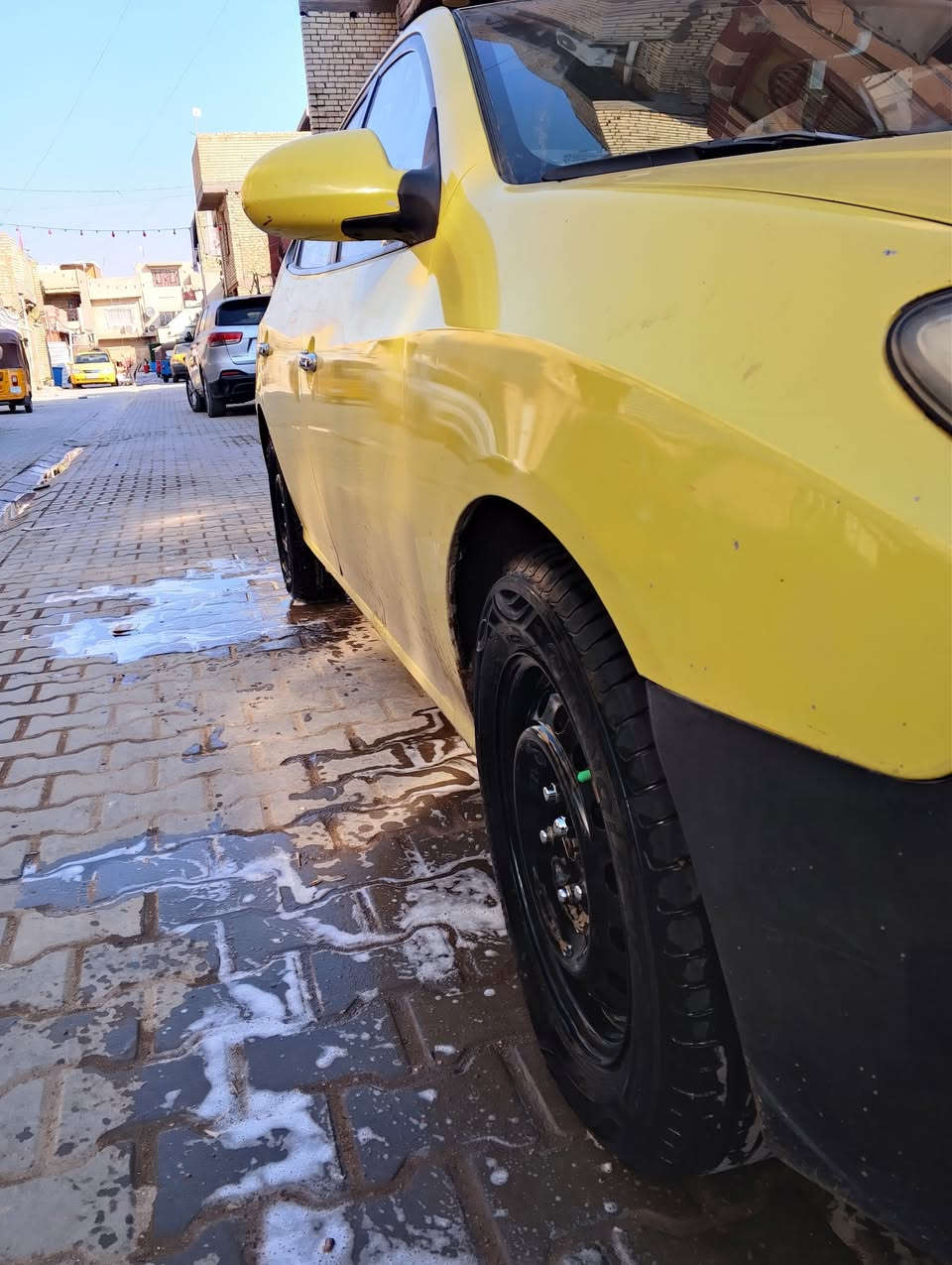 سلام عليكم ادوات ادوات ادوات 
البيع فقط مديل 2010 سياره متومه طبق الاصل شرط دك حاسبه 
سياره جديده كلش بيه بس بارد بالجاملغ اليسر كد 4 اصابع فقط تخم تايرات صدر جديد كير مكينه كفاله عامه ع الكص 
كصه جنطه متومه بغداد اجره 
مكاني بغداد السعر 45 
***********
