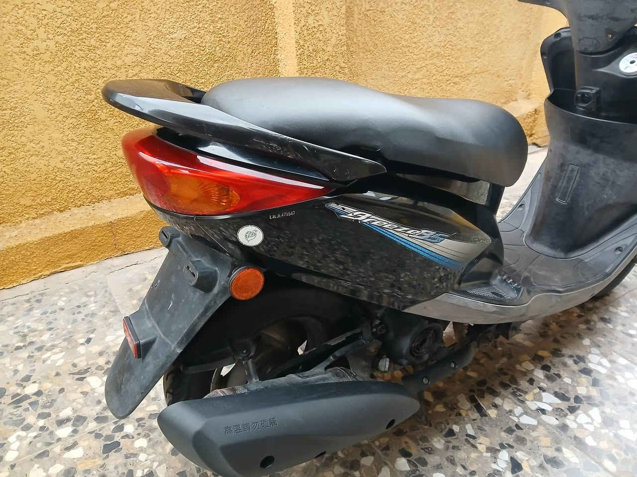 سلام عليكم للبيع دراجة بريز بغبغاء مكفولة كفالة عامة مابيهة نقص ماشية١٢ بعدة علة وضع المعرض السعر ٨٥٠ بيهة مجال بسيط موبايل ***********مكاني بغداد  مستعجل علة بيعتهة
