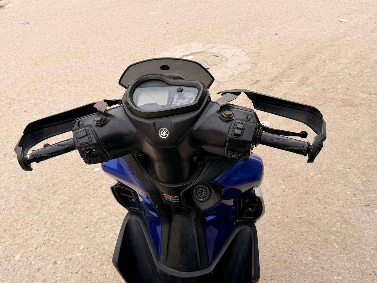 السلام عليكم للبيع ZR
لباقي التفاصيل خاص***********
