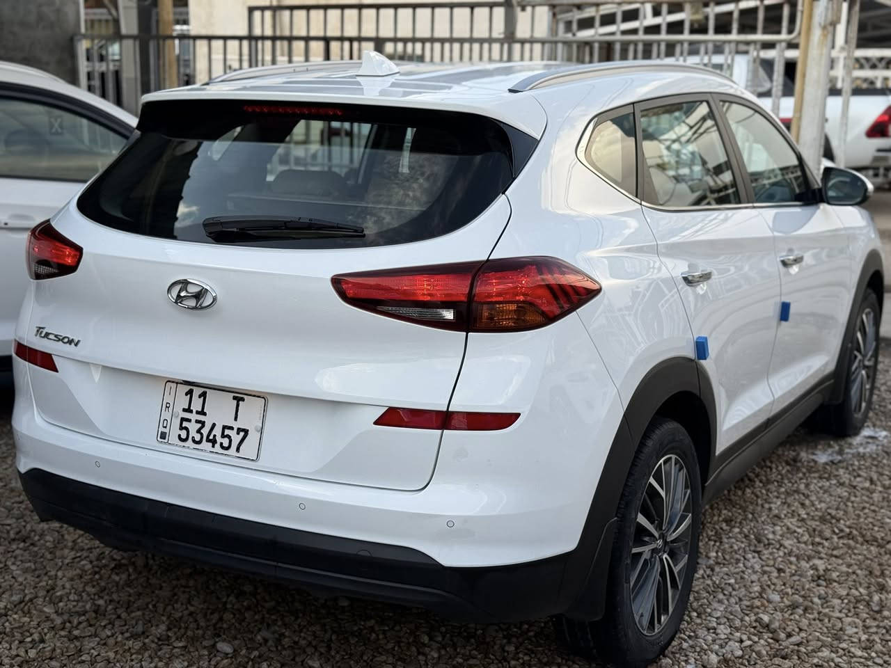 للبيع توكسان 2020 خليجي جديده لووك السياره ماشيه ١٠٠ الف  استعمال جدا نظيف خمس عدسات بصمه رقم بغداد انكليزي سنويه  وهزه ال 31 وتنتهي  بيه صبغ فقط ربع الباب الخلفي بدون داخل او فتح وصبغ حلو مامبين اثر شخط  سونار مرفق بالمنشور السياره على ايد وحده من شركه السعر ١٩٠ ومجاله كلش بسيط حك الجيه فقط اتصال *********** مكانه بابل معرض الوطن لتجارة السيارات الحديثة طريق حله - نجف الفرع الاول
