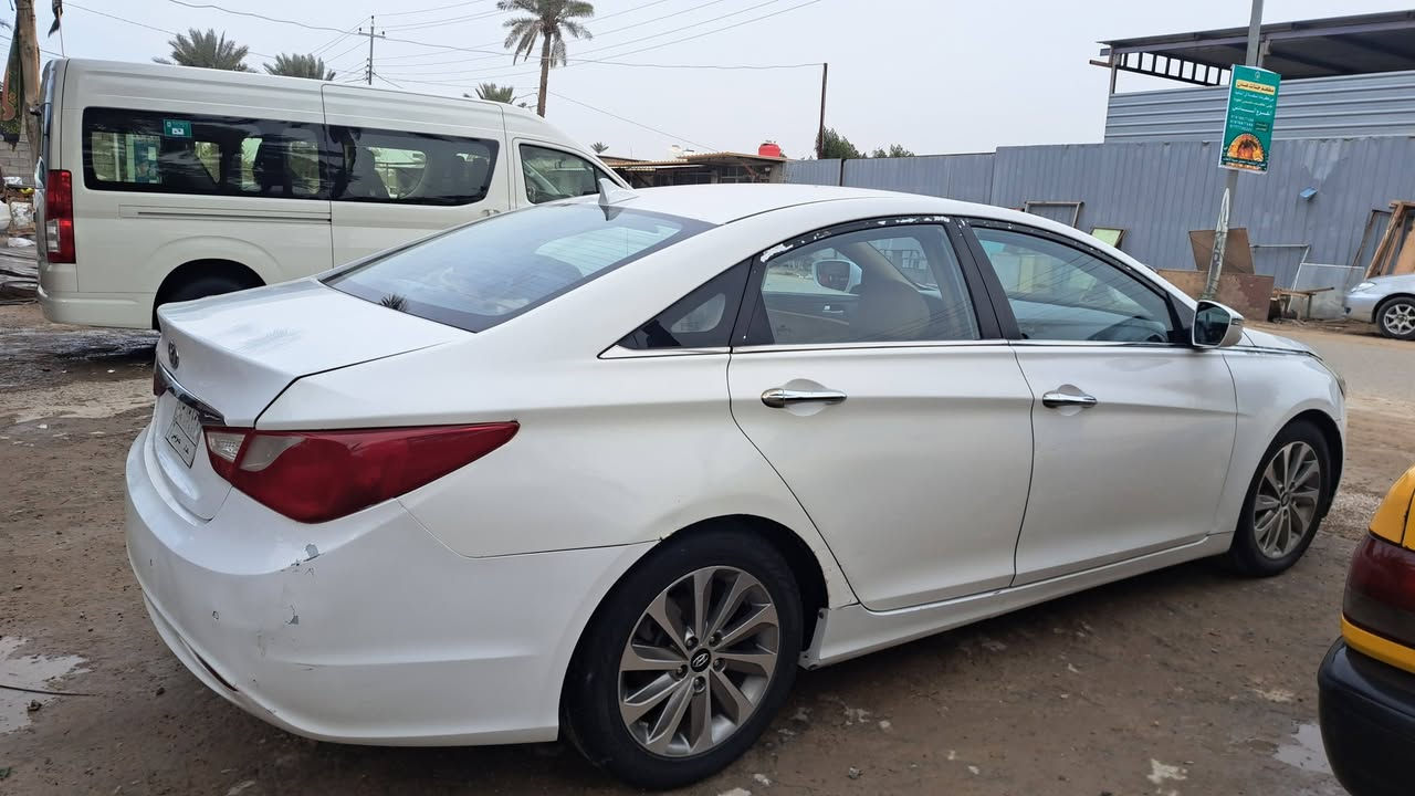 السلام عليكم 
سوناتا خليجي موديل 2014
قطعتين صبغ وبيها بارد 
مكان ديوانيه قضاء الشاميه 
السعر(120)
 للستفسار ***********
