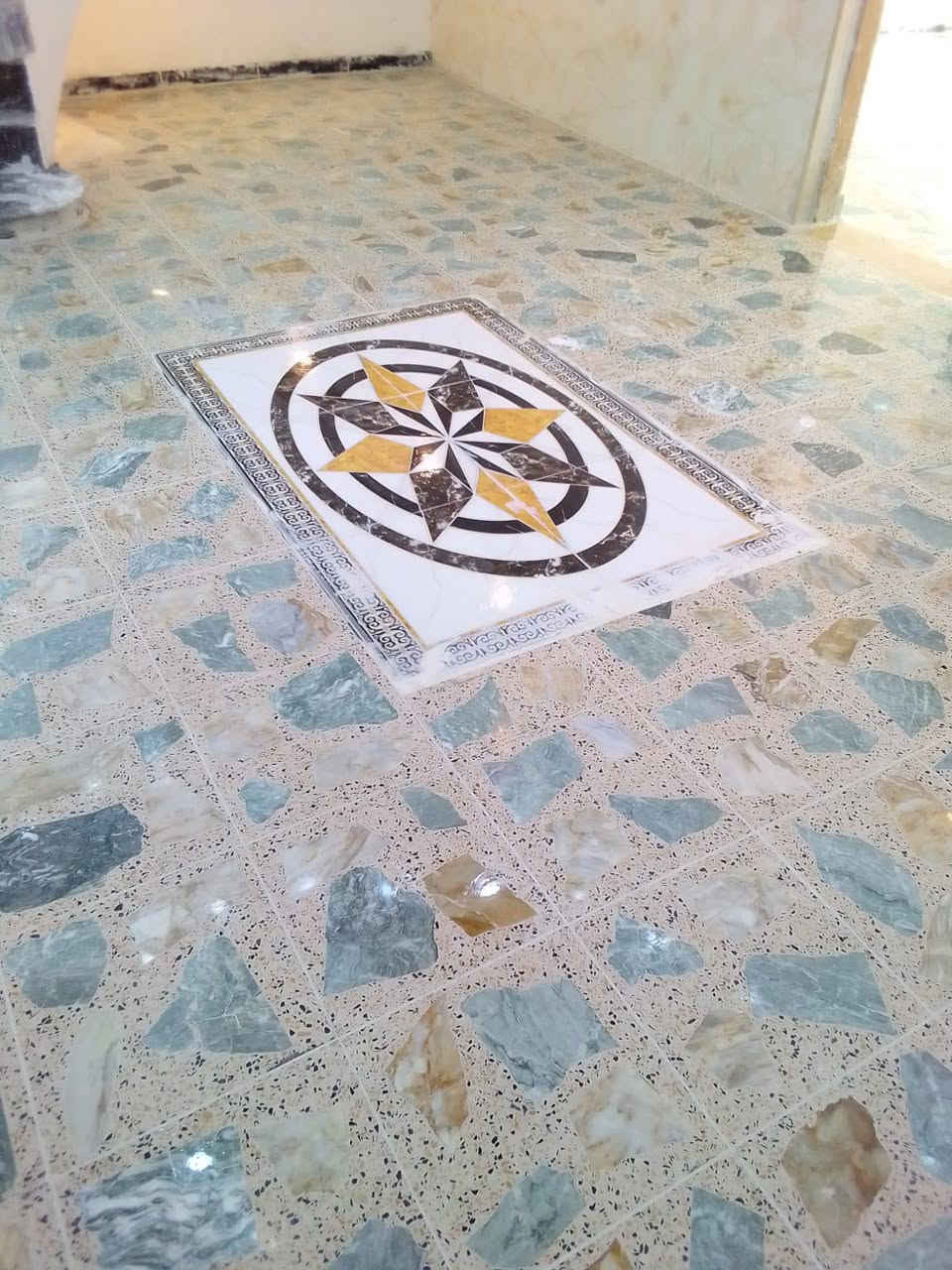 كوادر متفرغه  جص و بورك عمل درجه اولا
سيراميك جذار و ارضيه و درج    العمل بغداد فقط.   السعار مناسبه ***********
محمد الخلفه
