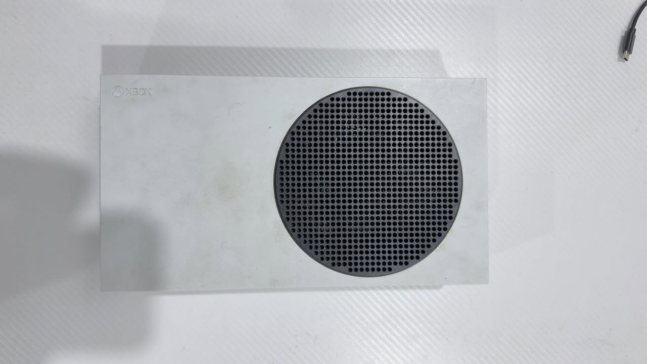 اكسبوكس سيرياس اس
مع هارد خزن مال اكسبوكس 512GB
مع 3 يدات يدتين وايرليس ويدة منهم واير نوعية ممتازة
مع قاعدة يدات للاكسبوكس 
وكيبورد  نوعية ممتازة
مكاني اربيل توصيل ما عندي (التوصيل عالمشتري)
السعر 500 الف كلهم شلع قفلل
اتصال ***********
واتس ***********
