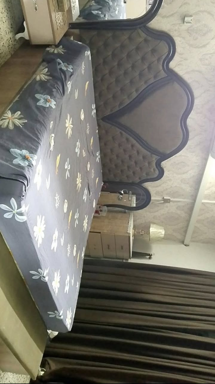 العنوان بغداد الغزاليه مستعجلين ب350 الف وبيها مجال اي ضرر ماكو نضيفه ***********
