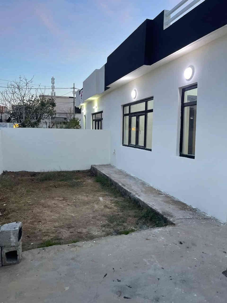 دار  للبيع في مجمع سري بلند
200م - طابق واحد 
2 غرفة نوم ،، استقبال ،، هول داخلي ،، مطبخ ،، صحيات،، حديقة وكراج
السعر : 5 دفاتر   
البيت يتسجل باسم كل من يحمل جنسية العراقية
_____________________________
خانوو بۆ فرۆشتن له سەری بڵند
رووبەر 200م - یەک نهۆم 
پێکهاتووه له :-
2 ژووری نوستن ،، میوان ،، هۆڵ ،، حه‌مام و توالێت ،، مه‌تبه‌خ ،، حەدیقە و گەراج
نرخ : 5 دفتر 
____________________________
للاستفسار
***********
***********
*********** واتساب

عقارات ابو آدم في أربيل 

للمشاهدة المزيد من العروضات ومعرفة الأسعار يرجى الانظمام معنا في تلگرام  https://t.me/new1erbil
