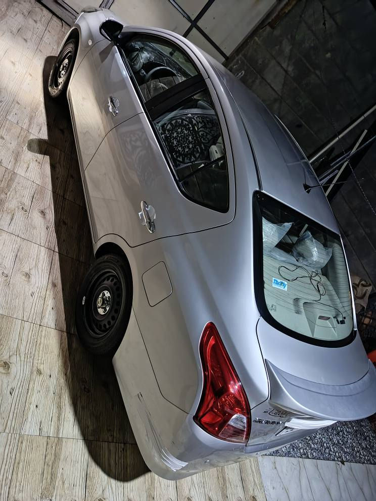 نيسان صني هندي مديل 23 دخول جديد ترقيم جديد سنويه لغايه 31 بيها أربع قطع صبغ فقط بدون دواخل كفاله كير ومحرك تبريد ثلج مكفوله من الضربه رقم اربيل باسم شركه وكاله بسمي ماشيه 27الف حقيقي السعر 115 وبيها مجال قليل مكاني بصره تنومه الاستفسار الاتصال على الرقم *********** البصرة, العراق
