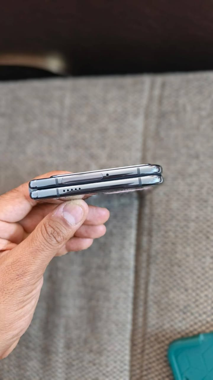 سلام عليكم جهاز كوكل بكسل فولد الحاله 💯 النظافه 100 ذاكره 256 عشوائيه 12 جهاز شغال اي خلل مابي بحاله الوكاله لزكه شاشه خارجيه وداخليه اصليه مال الشركه السعر 600 الف بغداد الحريه ***********
