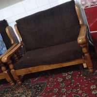 تخم • كنبة • أثاث