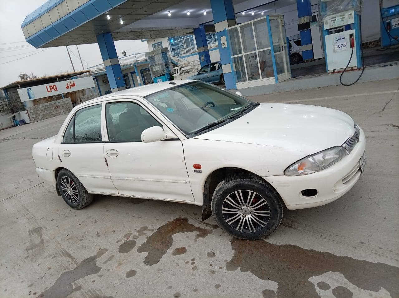 پڕۆتۆن مۆدێل 2002
ڕەقەم سلێمانیە. ساحیب سەنەوی لە چواڕ قوڕنەیە  
گێڕ عادی 
بەشەرتی گێڕ و مەکینە 
توندوتۆڵە 
دوو سێ پەڵە بۆیاخی هەیە لە بەشی پێشەوە ،
سەنەوی بەسەر چووە 
بەشەرتی بەناو کردن
نرخی $29 و مجالێکی تێدایە .
80 هەزار غرامەی لەسەرە 
سەیارەکە خاوێنە هەرکەس ویستی تێل  بکات. ژ.م 
0750 1210331 بشدار, السليمانية
