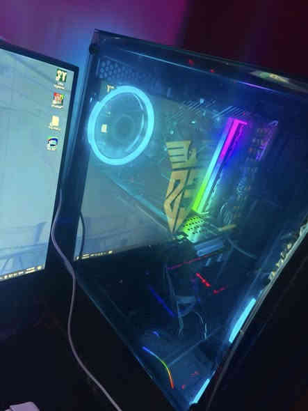 السلام عليكم تجميعه للبيع السعر (800) وبيه مجال 
المواصفات 
1ـ كارت الشاشه (1660ti)
2_المعالج (ci5 10400)
3ـ رام ( 16 جيجابايت)
4ـ هارد ( عدد ثنين ssd 256 و hd 500 )
الحاسبه كامله ما بيه اي نقص 
شاشة (165 هرتز ) حجم 24 فول hd تدعم 1ms
سماعات فول كيمنك
ماوس كلوريوس مال العاب 
كيبورد كيمنك الحاسبه كامله ب800 الف فقط وبيه مجال 
مكاني كربلاء حي الرسالة *********** وبي واتساب
