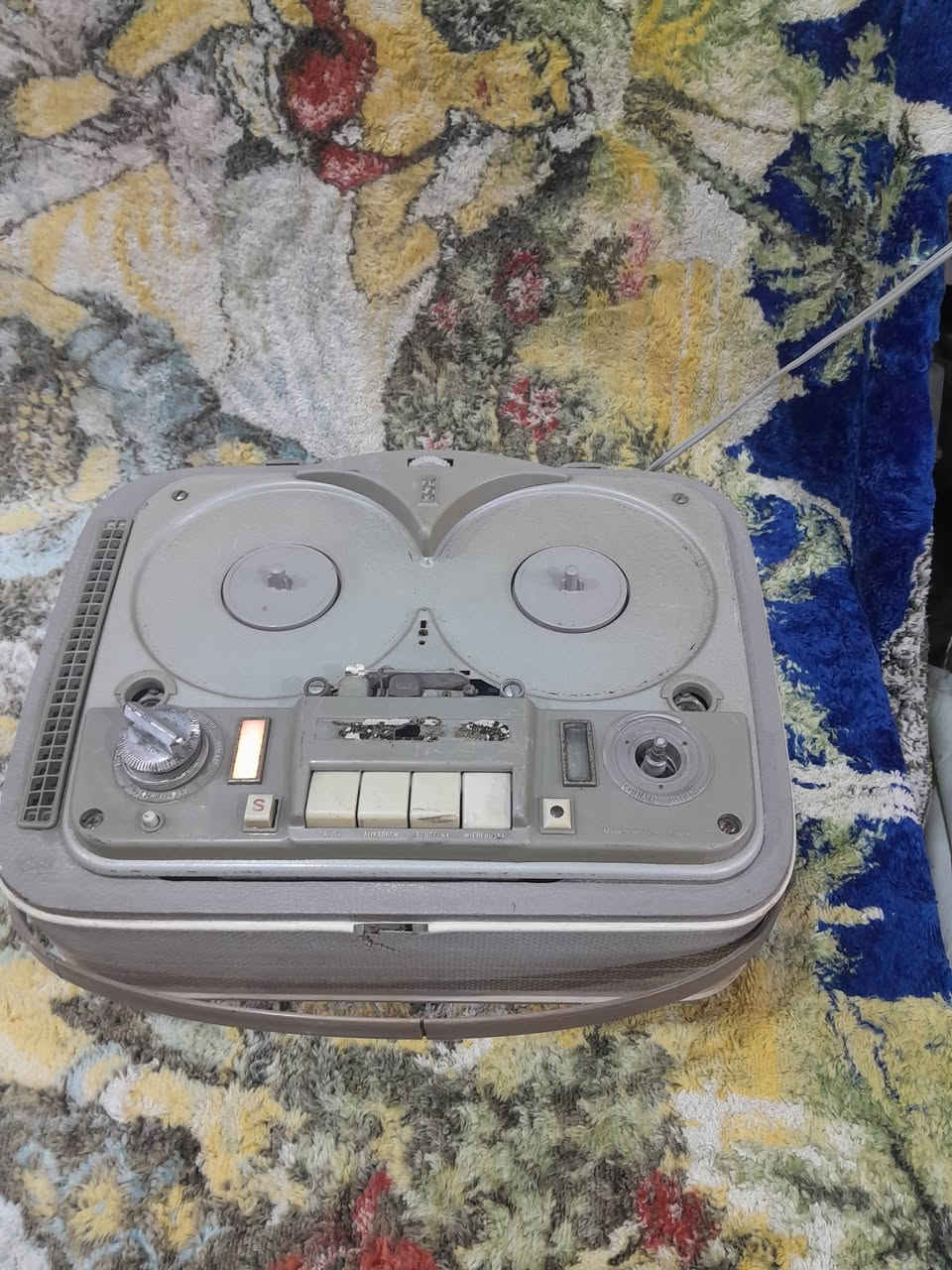 مشغل تيب اكاي شغال يحتاج فقط قايش الماني اصلي 
السعر ٤٠


**إذا كنت صاحب هذا الإعلان وتريد حذفه لأي سبب، رجاءا أرسل رسالة إلى الدعم الفني**