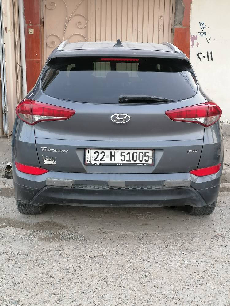 سيارة توكسن موديل 18 شرعي موصل 
نظام تشخيص العطل عن طريق الشاشة 
ضرر الدعاميه فقط 
لايوجود صبغ 
تبريد قطعتين 
نفس الكود سيارة كامل 
محرك-كير غير مفتوح 
للسعر  والاستفسار اتصال ***********
***********
