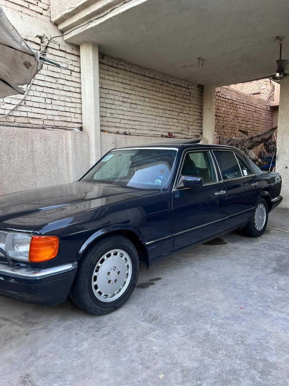 سلام عليكم شباب للبيع مارسيدس جامبو باب قصير موديل 90 سياره بلاديه بدون ضرر فقط صبغ كير مكينه مكفولات البلاد صدر امامي خلفي لوك تبريد شغال دبل مروحه سياره جاهزة من كلشي شاشه قلاب لايت زينون مكانها بغداد أبو غريب زيتون موبايل *********** تخم تاير جديد ألماني سعرها 75او بيها مجال بسيط
